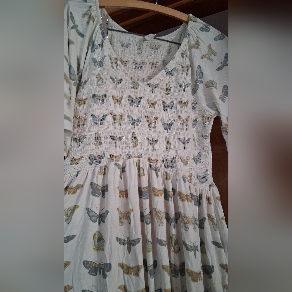 kate quinn White Maxi Dress with Subtle Gold Butterfly Print - Picture 3 of 4